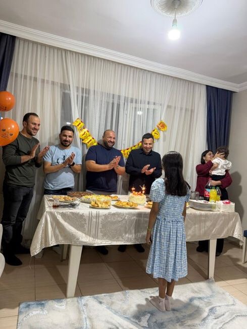 Devlet Koruması Altındaki Çocuğa Doğum Günü Sürprizi