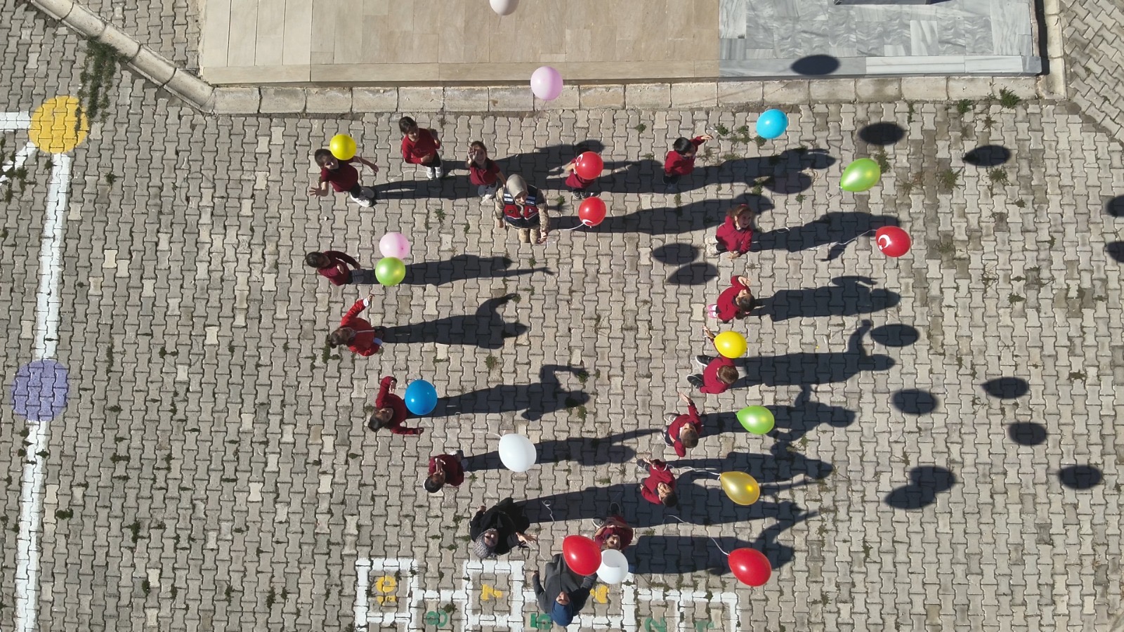 Siirt İl Jandarma Komutanlığı’ndan Dünya Çocuk Hakları Gününde Farkındalık Etkinlikleri