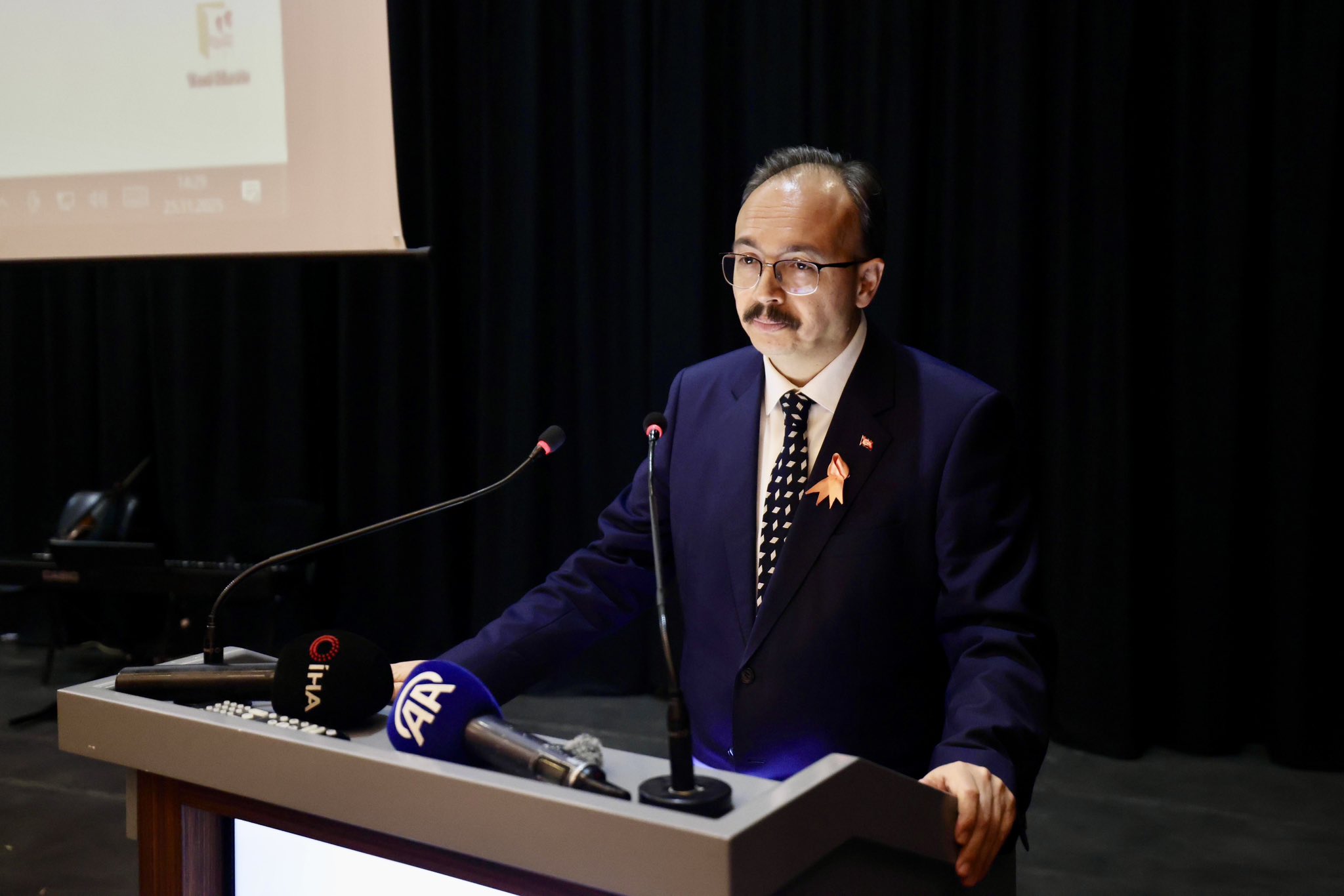 Tebrikler Aile ve Sosyal Hizmetler İl Müdürlüğü Şiddetin Her Çeşidine Dikkat Çekti