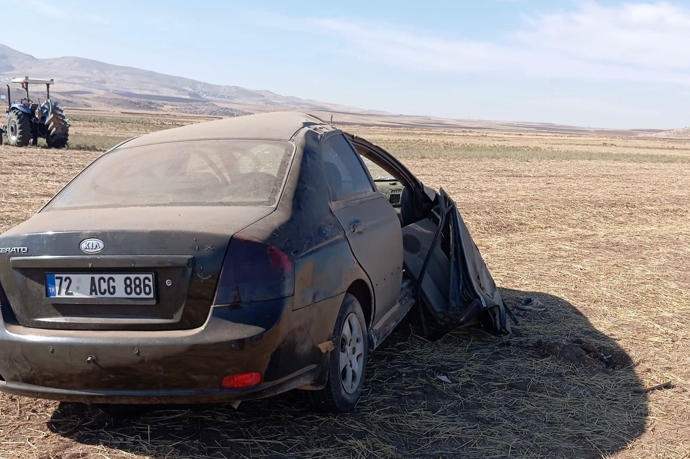 Otomobil Şarampole Devrildi: 1 Ölü, 1 Yaralı