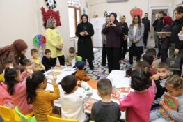 Vali Eşinden Eruh’ta Şehit Aileleri, Koruyucu Aileler İle Kadın Üretici Kooperatifleri ve Eğitim Atölyelerine Destek Ziyareti