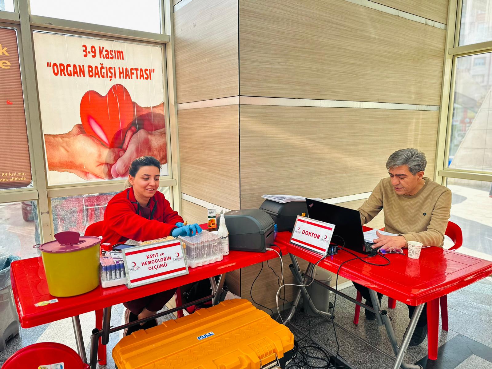 Siirt Eğitim ve Araştırma Hastanesi Personelinden Kızılay Kan Bağışı Kampanyasına Destek