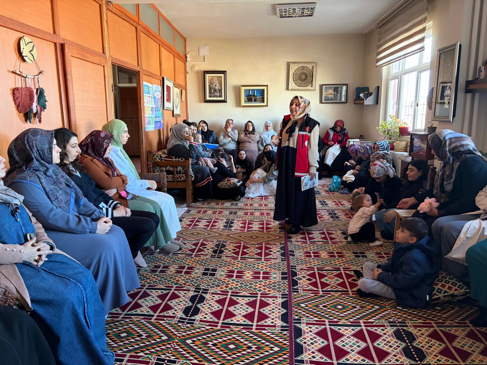 Aile ve Sosyal Hizmetler Bilgilendiriyor: ADEM’de Eğitim Verildi