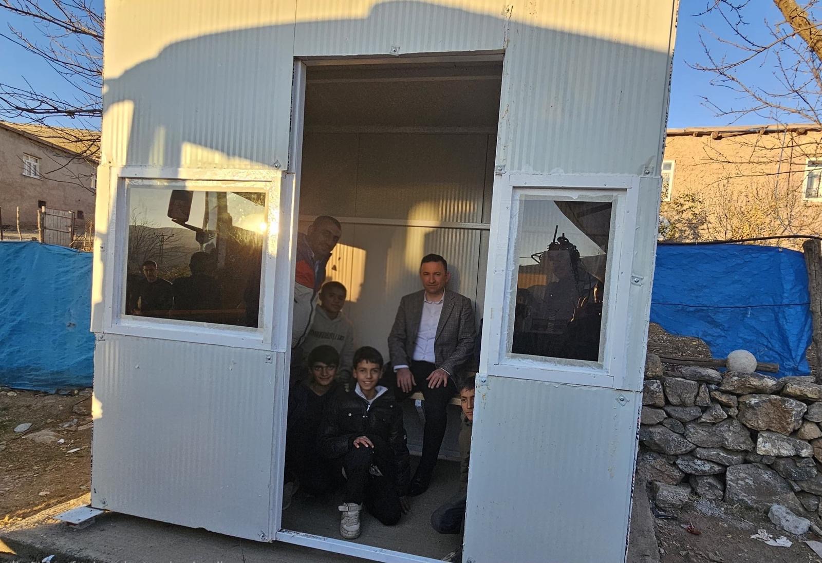 Pervari’de Köy Durakları Tamamlandı