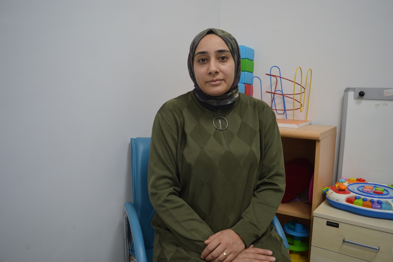 Masum Sanılıyor, Ağır Sonuçlar Doğuruyor: Ekran Bakıcı ya da Susturucu Olmamalı