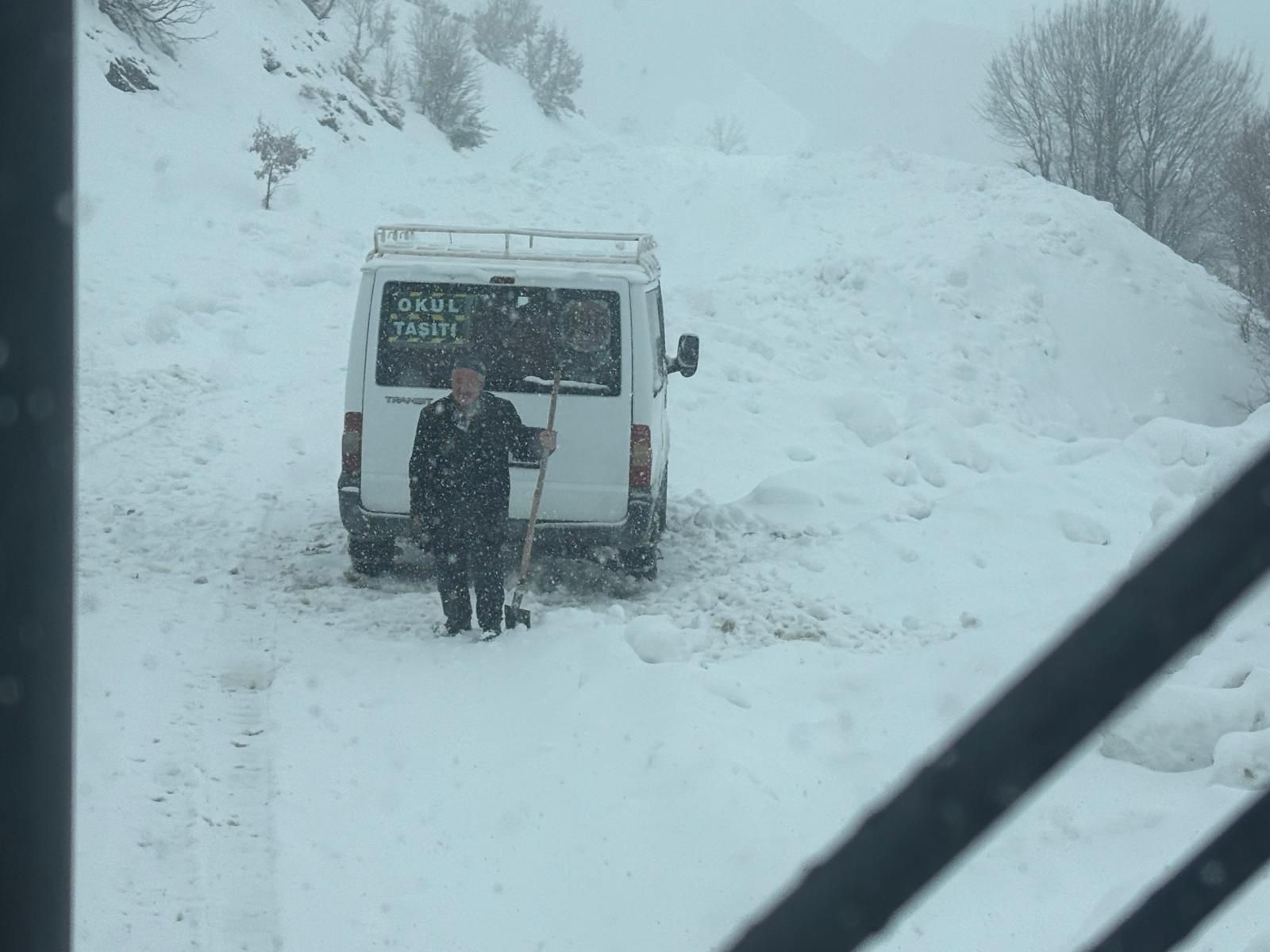 Mahsur Kalan Öğrenci Servisi Kurtarıldı