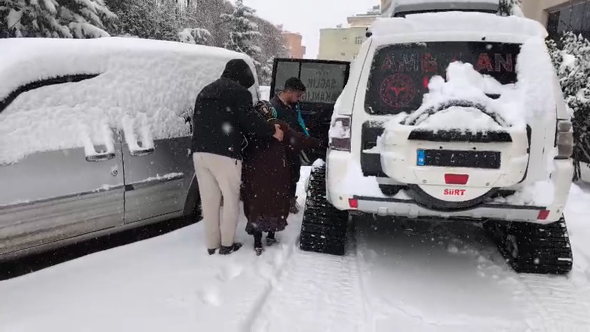 Yoğun Kar Yağışı Etkisini Sürdürüyor! UMKE Ekipleri Seferber Oluyor