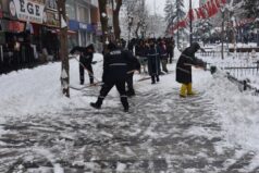 Başkan Yardımcısı Tatlısöz, Karla Mücadele Çalışmalarını Sahada İnceledi