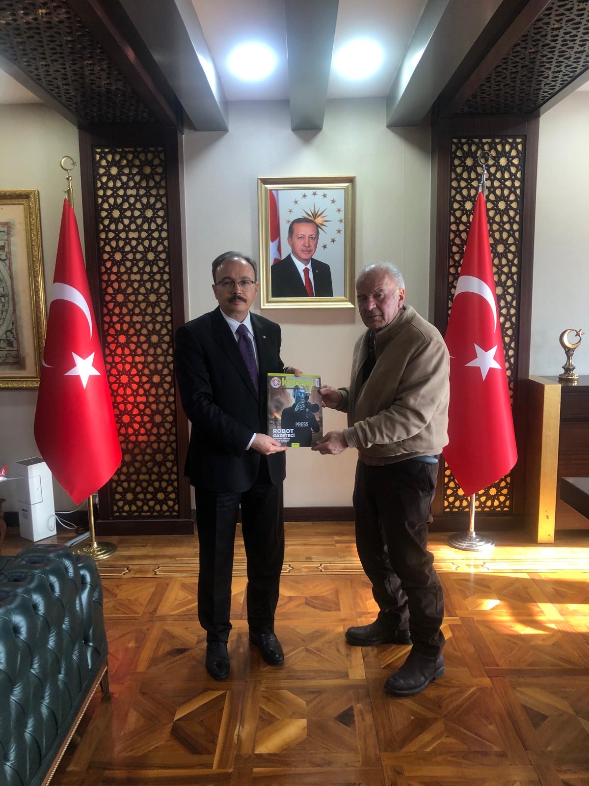 Küresel Medya Dergisinin Sayısı Yayınlandı, Mergen Vali Dr. Kızılkayaya Sundu