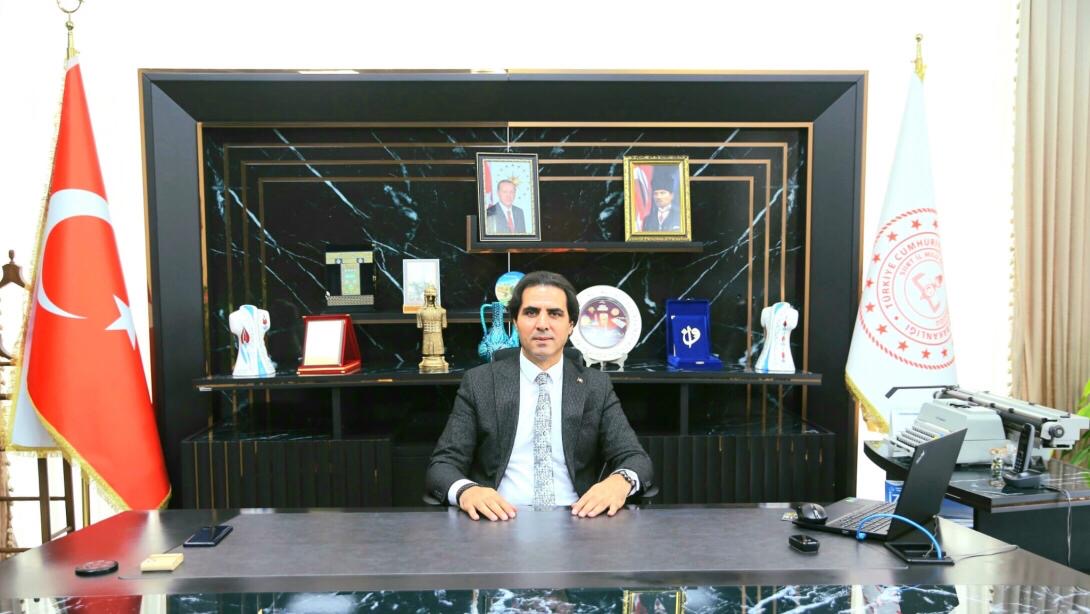 Milli Eğitimde Atılımlar, Saz Takdir Topluyor