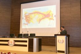 Deprem Bölgelerinde Görev Yapan Vali Yardımcısı Bozkurtoğlu, “Deprem Gerçeği” Panelinde Tecrübelerini Anlattı