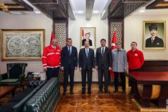 Türk Kızılay Heyeti Vali Kızılkayayı Ziyaret Etti