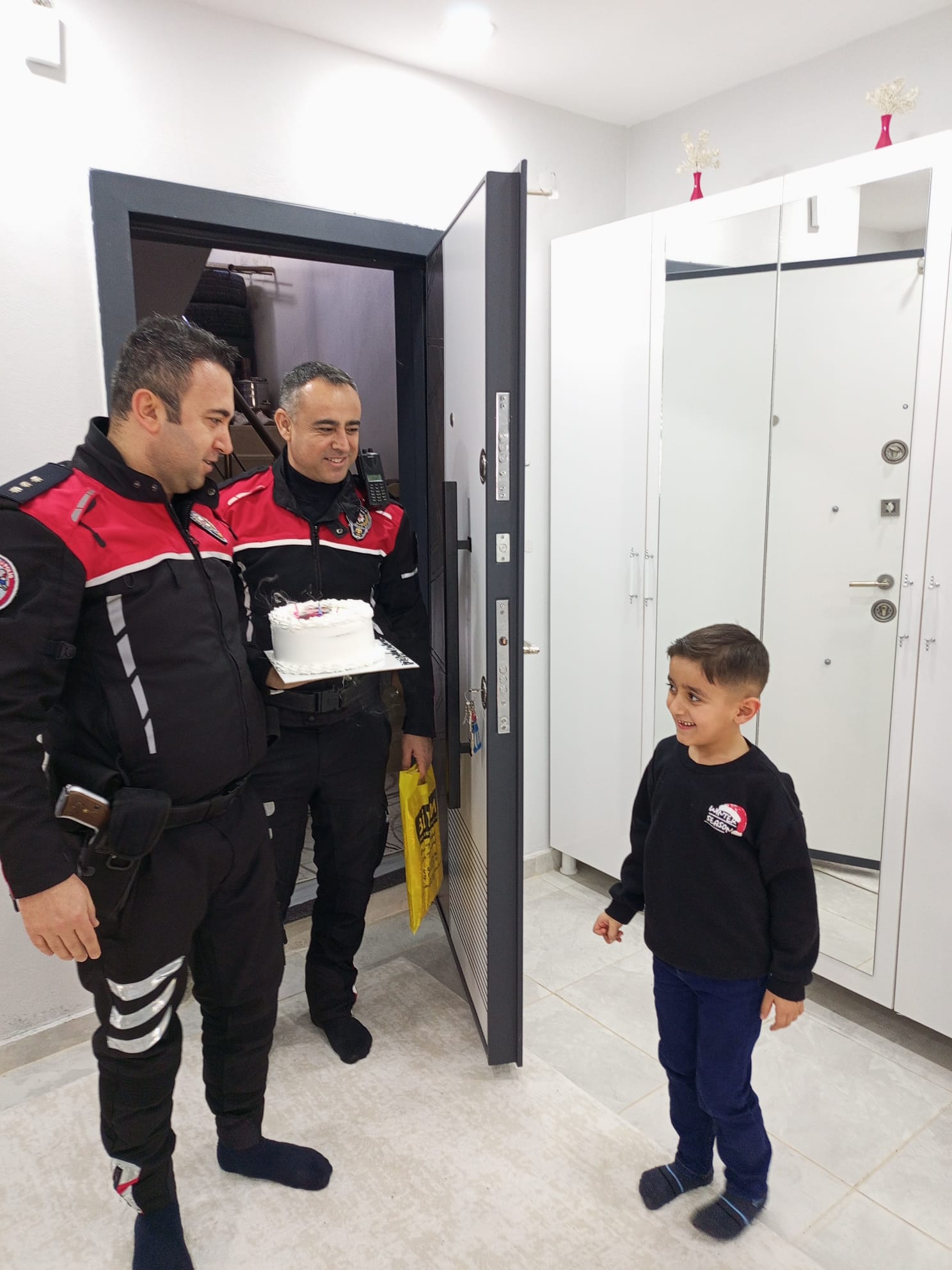 Polis Amcaları Muhammed Emin’i Doğum Gününde Yalnız Bırakmadılar