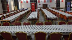 Siirt Belediyesi’nden Ramazan Boyunca Millet Bahçesi ve Öğretmenevi’nde Her Gün 500 Vatandaşa İftar Hizmeti