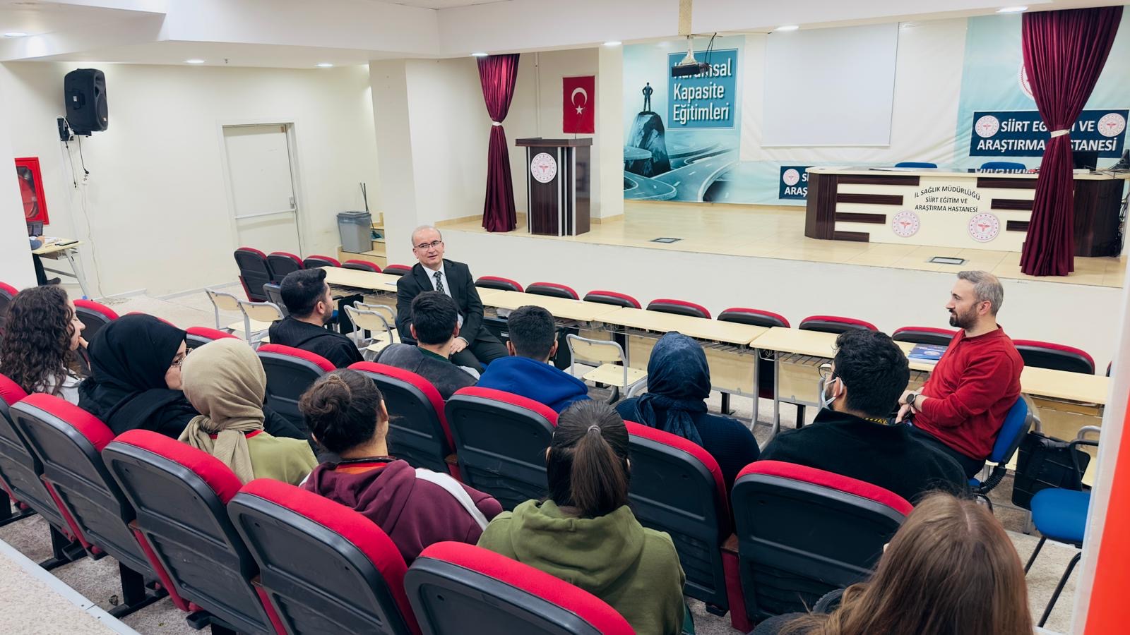 Siirt Eğitim ve Araştırma Hastanesi Başhekimi Prof. Dr. Servet Yolbaş İntörn Doktorlarla Buluştu