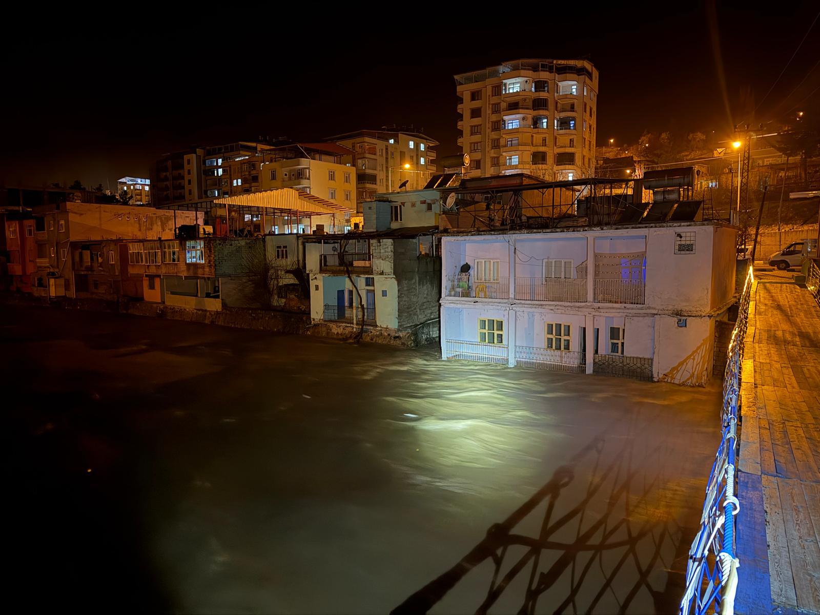 Bitlis Çayı’nda Su Seviyesi Yükseldi, Siirt’in Baykan İlçesinde Tedbirler Artırıldı