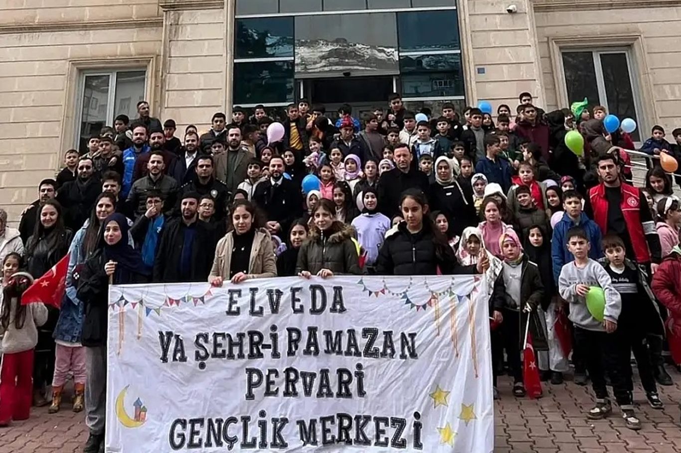 Pervari’de çocuklardan renkli Ramazan veda etkinliği: Elveda Şehr-i Ramazan