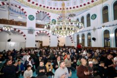 Siirt’te Kadir Gecesi Camilerde İdrak Edildi: Vali Kızılkaya Vatandaşlarla Bir Araya Geldi